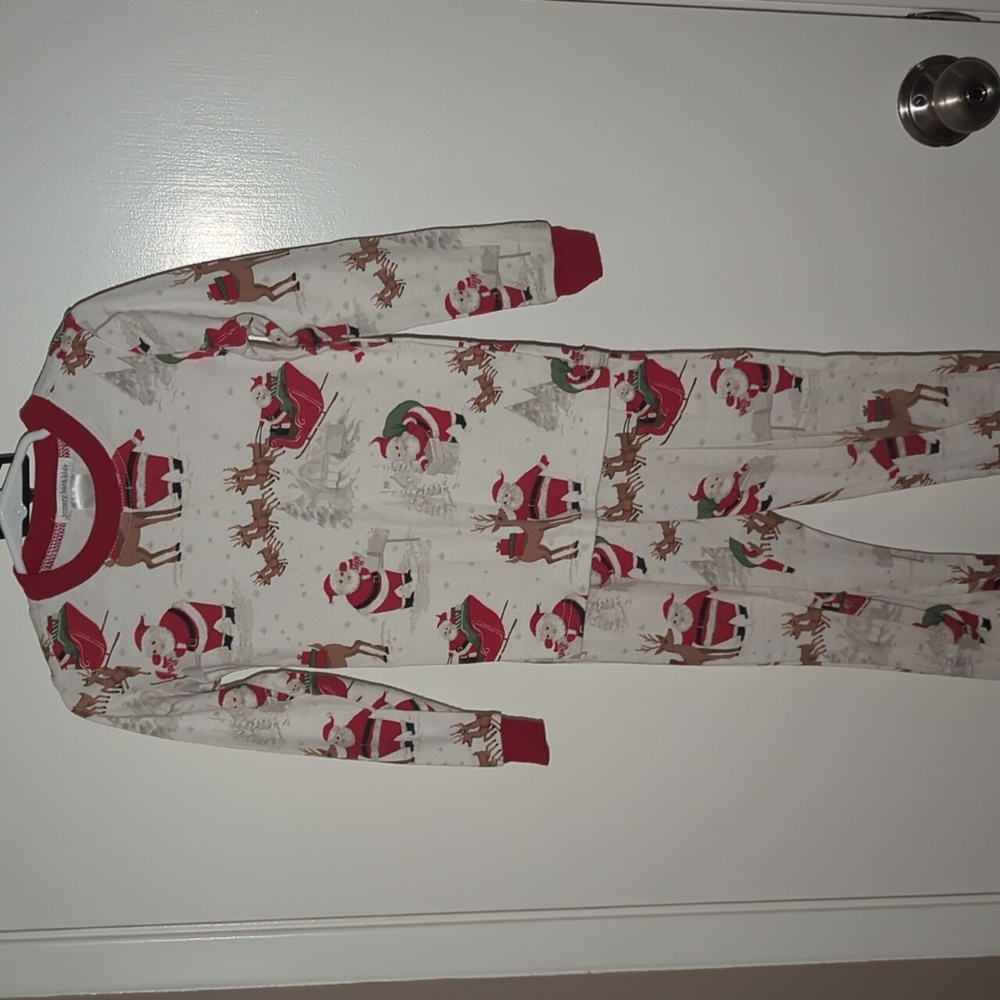 Pottery Barn kids unisex Christmas pajamas. Size 4